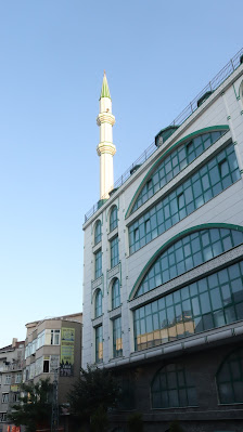 HÂFIZ MUSTAFA UZGUR KÜTÜPHANESİ