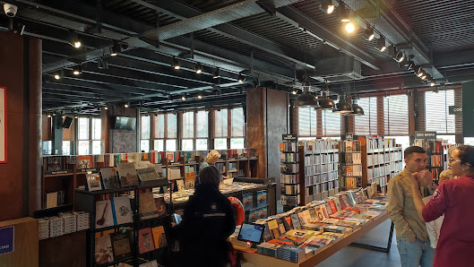 İstanbul Kitapçısı Kadıköy Şubesi Kitap görseli