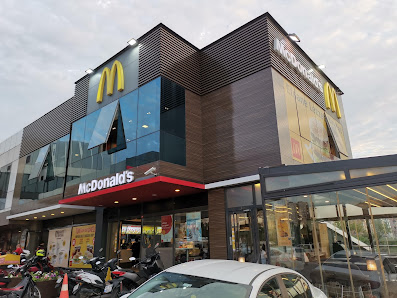 McDonald's Maltepe E-5 Tümü görseli