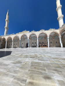 Büyük Çamlıca Camii Kütüphanesi Street View ve 360° görseli