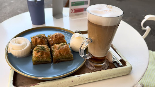 Büyükada Şekercisi Candy Island Cafe Patisserie Videolar görseli