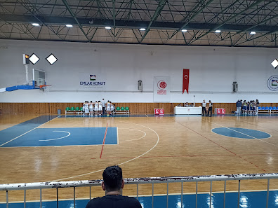 Bayrampaşa Gençlik Hizmetleri Ve Spor İlçe Müdürlüğü Bayrampaşa Spor Salonu Stadyum görseli