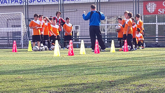 Bayrampaşa Belediyesi Cevatpaşa Spor Tesisleri Stadyum görseli