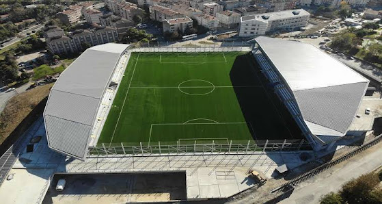 Yeni Küçükköy Stadı İç görseli