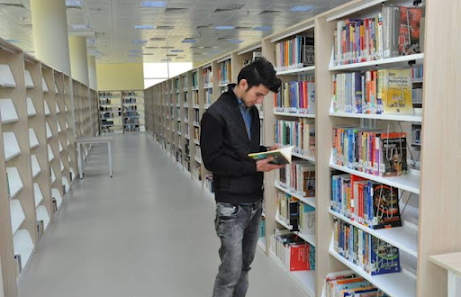 Ahi Evran Üniversitesi Merkez Kütüphane Raf görseli