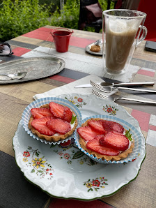Bahçede Sinek Kafe Kahve görseli