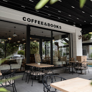Oz Coffee & Books Tümü görseli