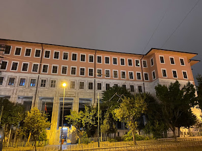 İstanbul Üniversitesi Edebiyat Fakültesi Tümü görseli