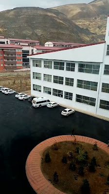 Hakkari Üniversitesi Merkezi Derslikleri Zeynel Bey Yerkeşkesi Peyzaj görseli