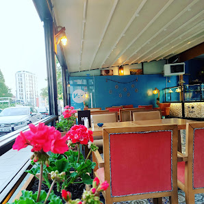Han Cafe Sahibinin seçtikleri görseli