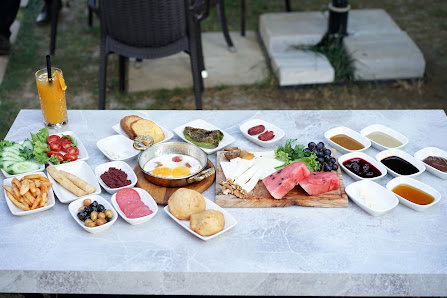 Kuzine Cafe & Restaurant Yeme-içme görseli
