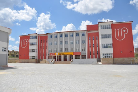 ÖZLEM BURMA MESLEKİ VE TEKNİK ANADOLU LİSESİ Tümü görseli