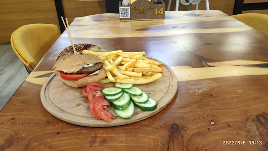 Mütemadiyen Cafe & Lounge Yeme-içme görseli