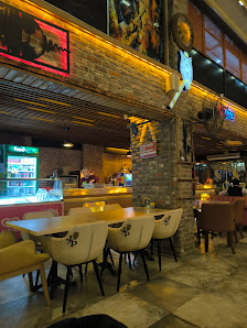 Jim Paul Cafe & Restaurant Ortam görseli