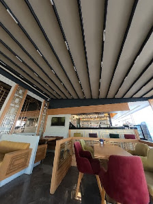 Catch Him! Cafe & Bistro Street View ve 360° görseli