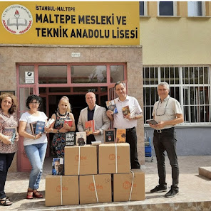 Maltepe Kız Mesleki ve Teknik Anadolu Lisesi Topluluk görseli