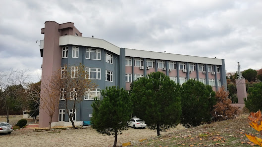 MCBÜ, İşletme Fakültesi Tümü görseli