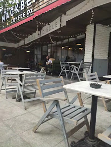 Mackbear Coffee Ortam görseli
