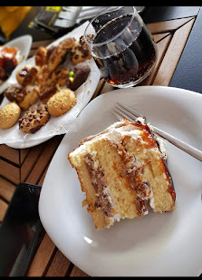 H&S NIRVANA CAFE RESTAURANT Yeme-içme görseli