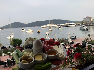 Burgazada Teras Cafe Sahibinin seçtikleri görseli