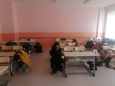 Sinop Şehit Ömer Can Açıkgöz Anadolu İmam Hatip Lisesi En son görseli