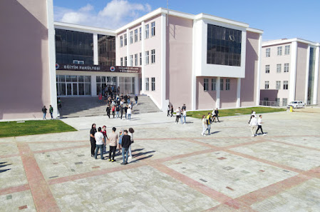 Sinop Üniversitesi Eğitim Fakültesi (Kuzey Kampüs Girişi)
