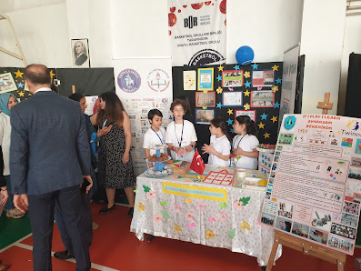 Ümraniye 75.Yıl Cumhuriyet Mesleki ve Teknik Anadolu Lisesi Topluluk görseli