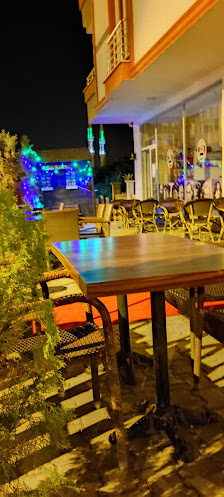 Tozlu Raf Kitap Kafe İç görseli