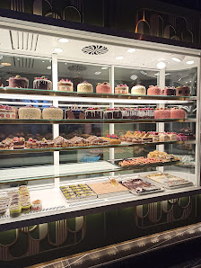 ELMA AĞACI Pasta Cafe Vitrin görseli