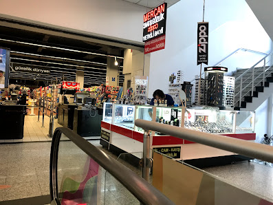 Ömür Plaza Alışveriş Merkezi İç görseli
