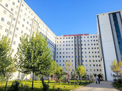 Fethi Sekin KYK Kız Yurdu Ziyaretçilerden görseli