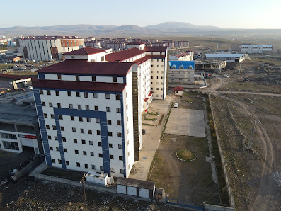 Nuri Pasa KIZ Ögrenci Yurdu ( GSİM KARS ) Dıştan görünüm görseli
