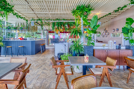 Tiara's Restaurant Ortam görseli