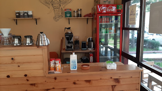 Dr. House Coffee & Library
