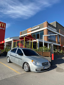 McDonald's Aksaray Ağaçlı DT