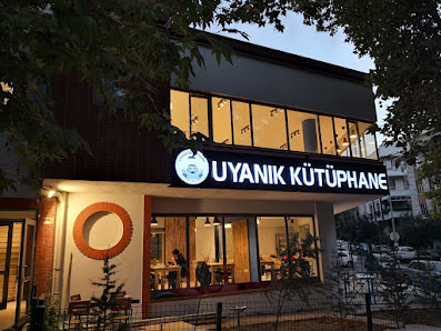 Uyanık Kütüphane Emek Sahibinin seçtikleri görseli