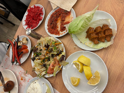 Elit Ciğer ve Kaburga Yeme-içme görseli
