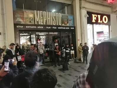 Mephisto Kitabevi & Kafe - Beyoğlu Tümü görseli