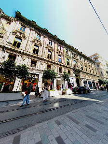 Mephisto Kitabevi & Kafe - Beyoğlu Street View ve 360° görseli